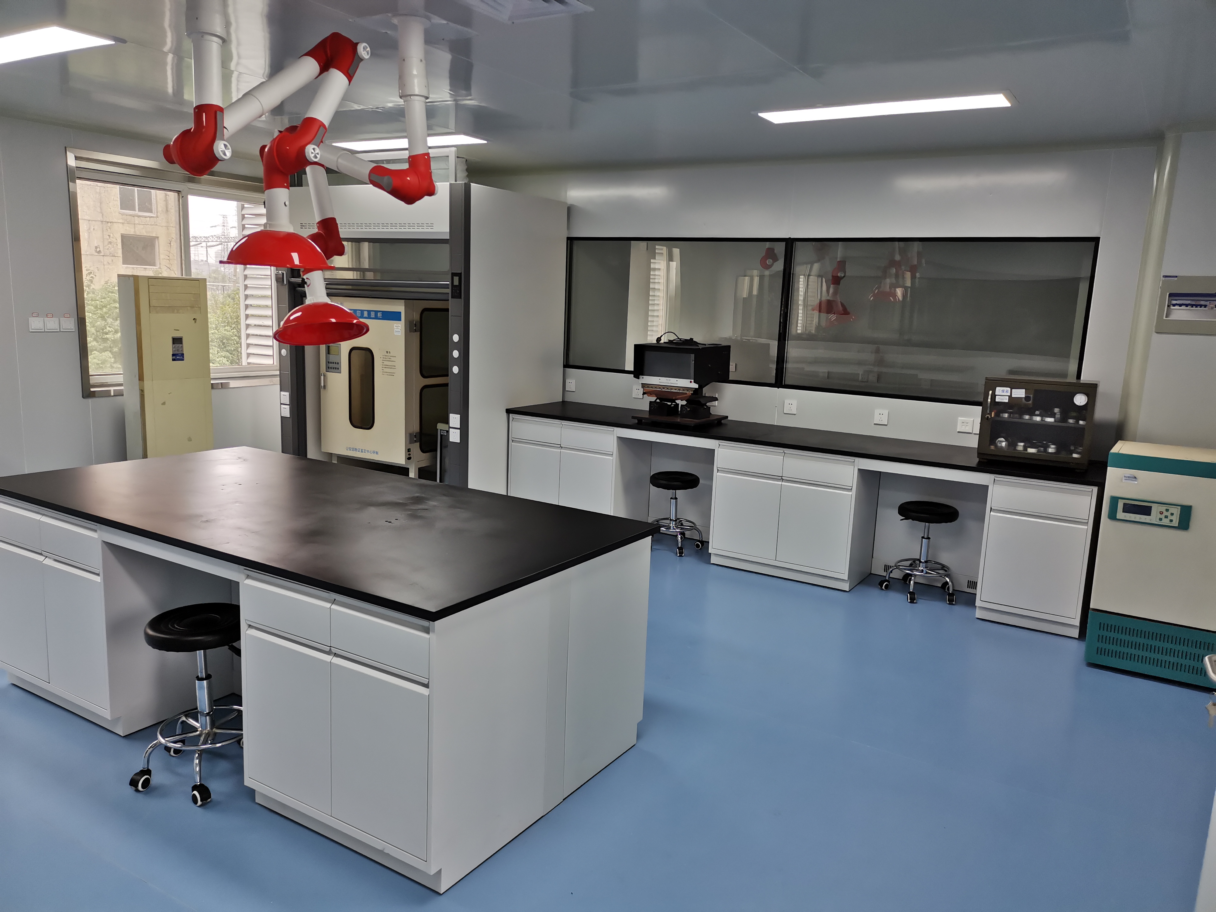 公安局刑偵實驗室項目施工現場照片}